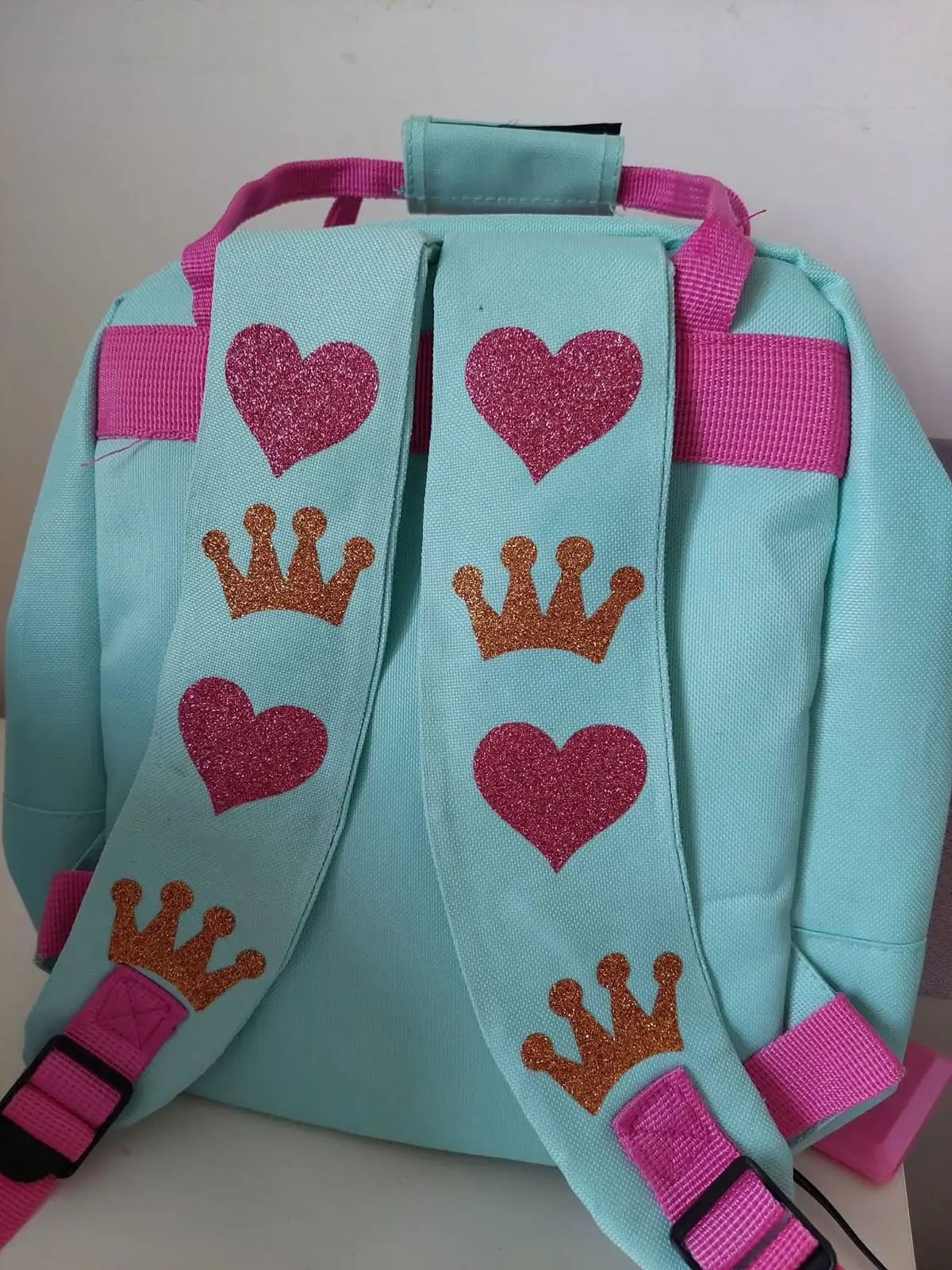 Zelfontworpen rugtasje van InnerHeld Fashion